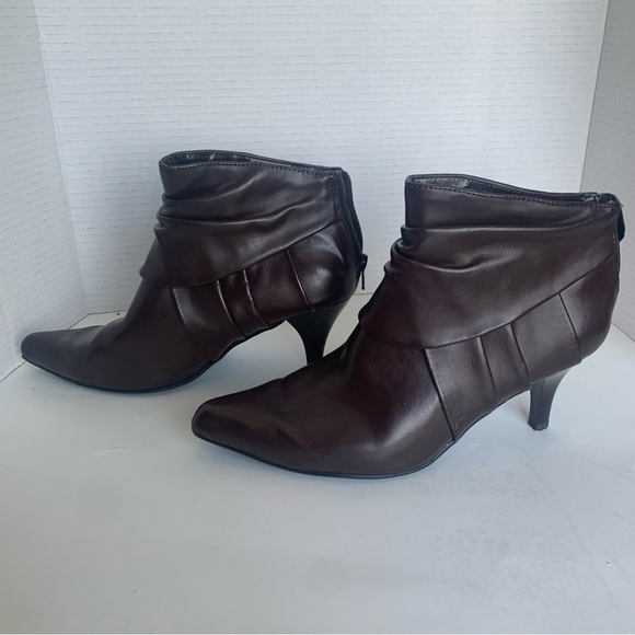 George boots faux leather  mini short ankle boot dark brown woman’s size 9 - Picture 1 of 8